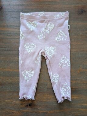 Baby Pink Ribbed Leggings with Floral Heart Print